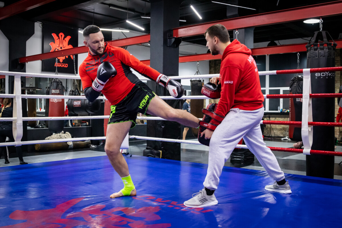 Personal or Group Martial Arts Training in Podil: What’s More Effective for Boxing, MMA, Muay Thai, and Kickboxing?